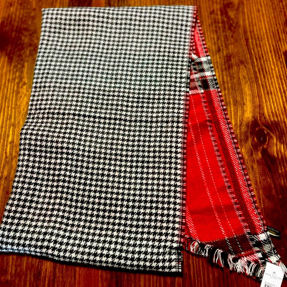 Reversible Ann Taylor Factory plaid and houndstooth wrap